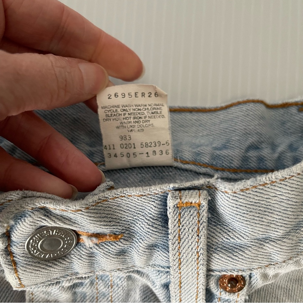 Vintage 505 Levi’s Light Wash High Rise Y2K Bermuda Shorts size 30 - Picture 6 of 8